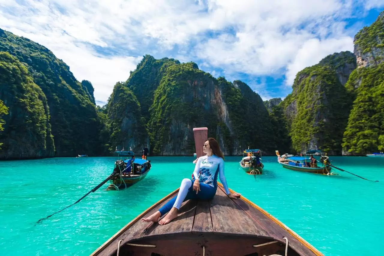 EXCURSIONS TO PHI PHI ISLANDS (STANDARD)